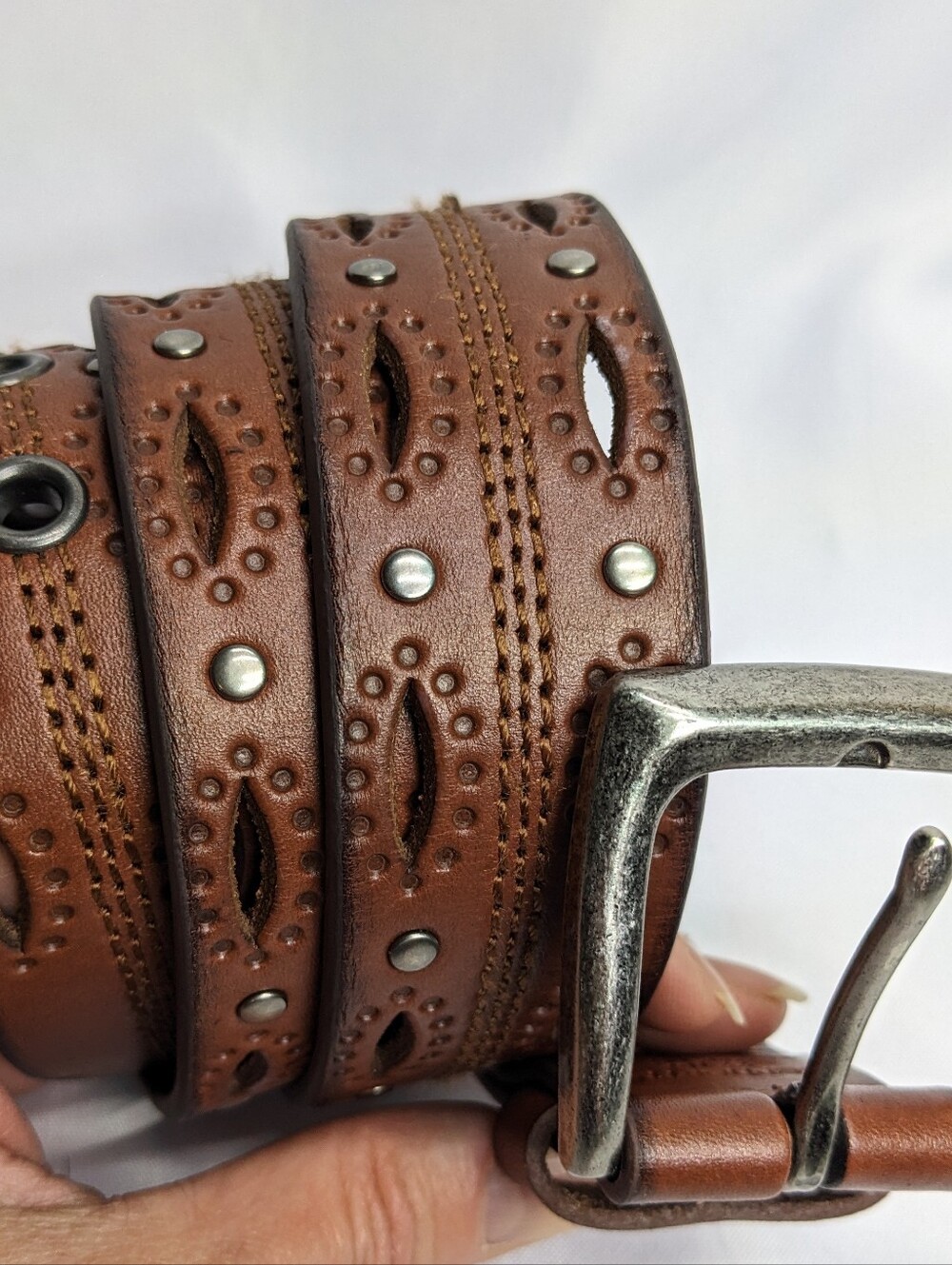 Carhartt Dearborn Brown Leather Belt, Style 2216A, Silvertone Hardware, Size M